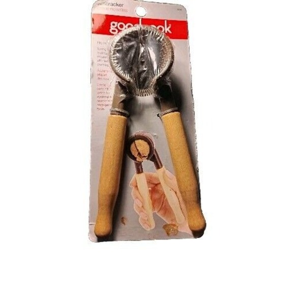 Good Cook Nutcracker Spring Loaded Wood Handle Fits Most Nuts Brown Bradshaw New - Picture 1 of 2